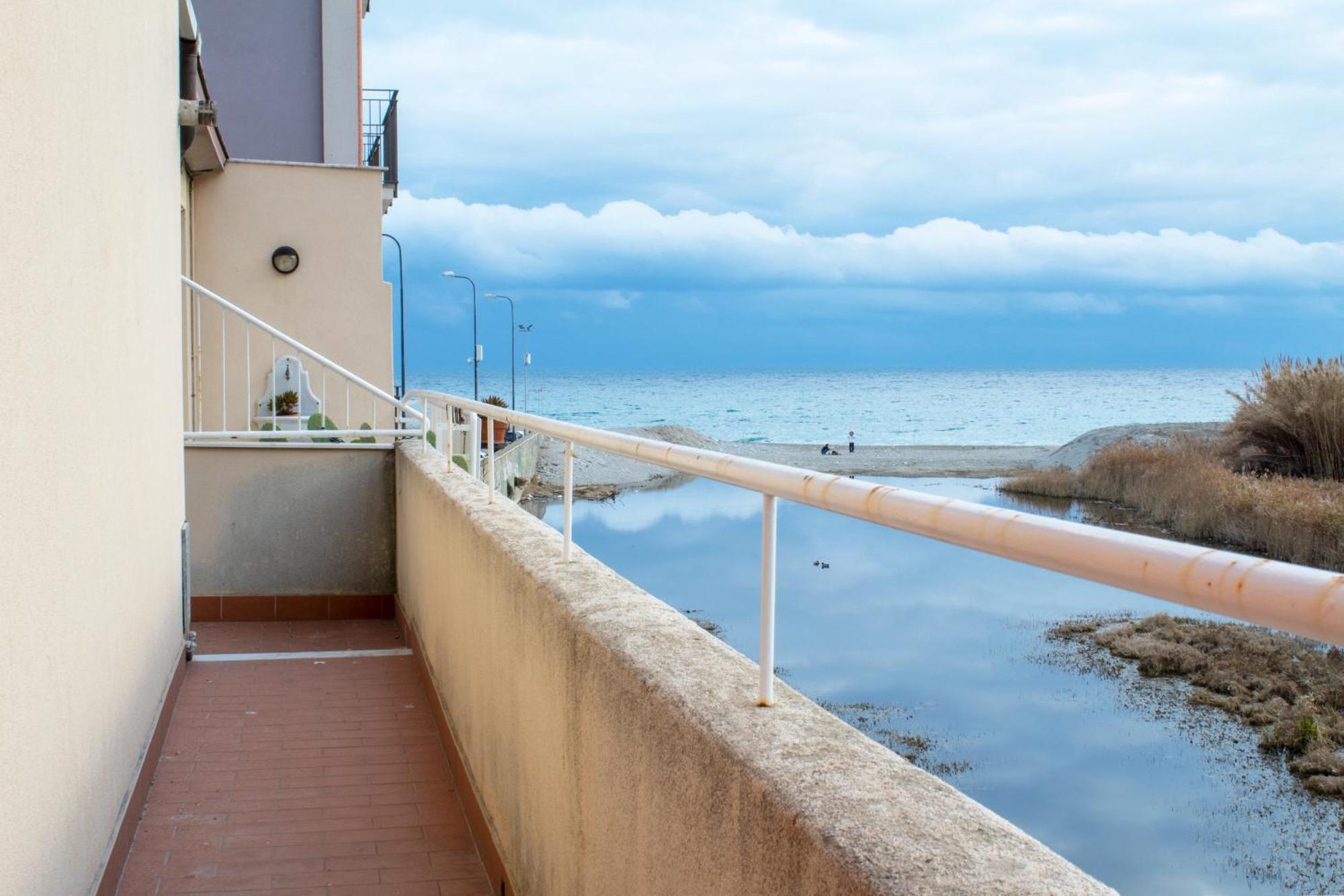 100 Metri Dal Mare Relax A Due Passi Dal Centro Appartement Finale Ligure Buitenkant foto